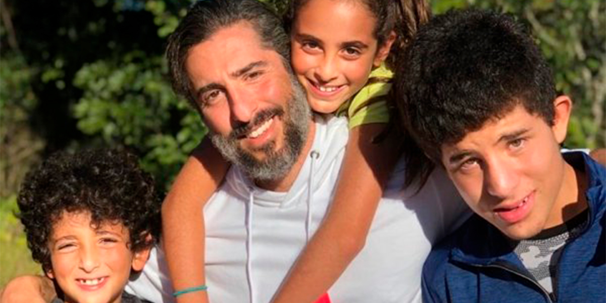 Marcos Mion junto com seus filhos. (Foto: Redes Social)